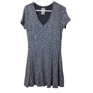 Anthropologie Dolan Short Sleeve Knit Dress Size M Gray V-Neck Ribbed Mini Lined